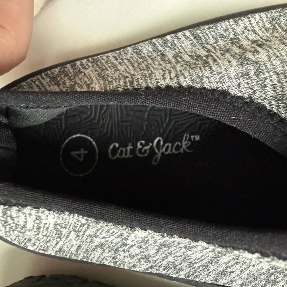Cat & Jack Black and Gray kids water shoes